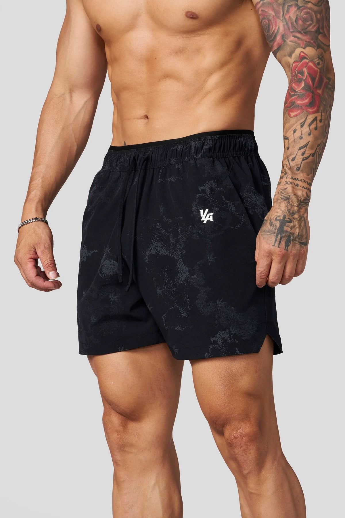 REFLECTIVE FITNESS SHORTS - BLACK