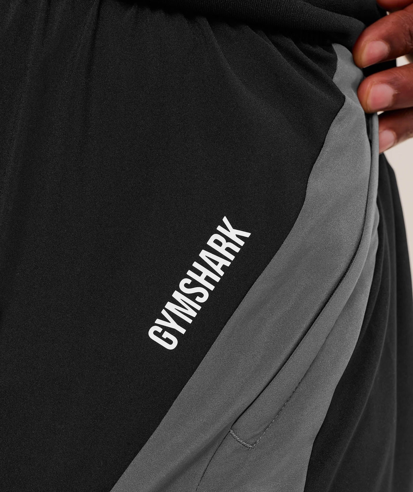 SPORT 25 BLOCK 7" SHORTS BLACK/DARK GREY