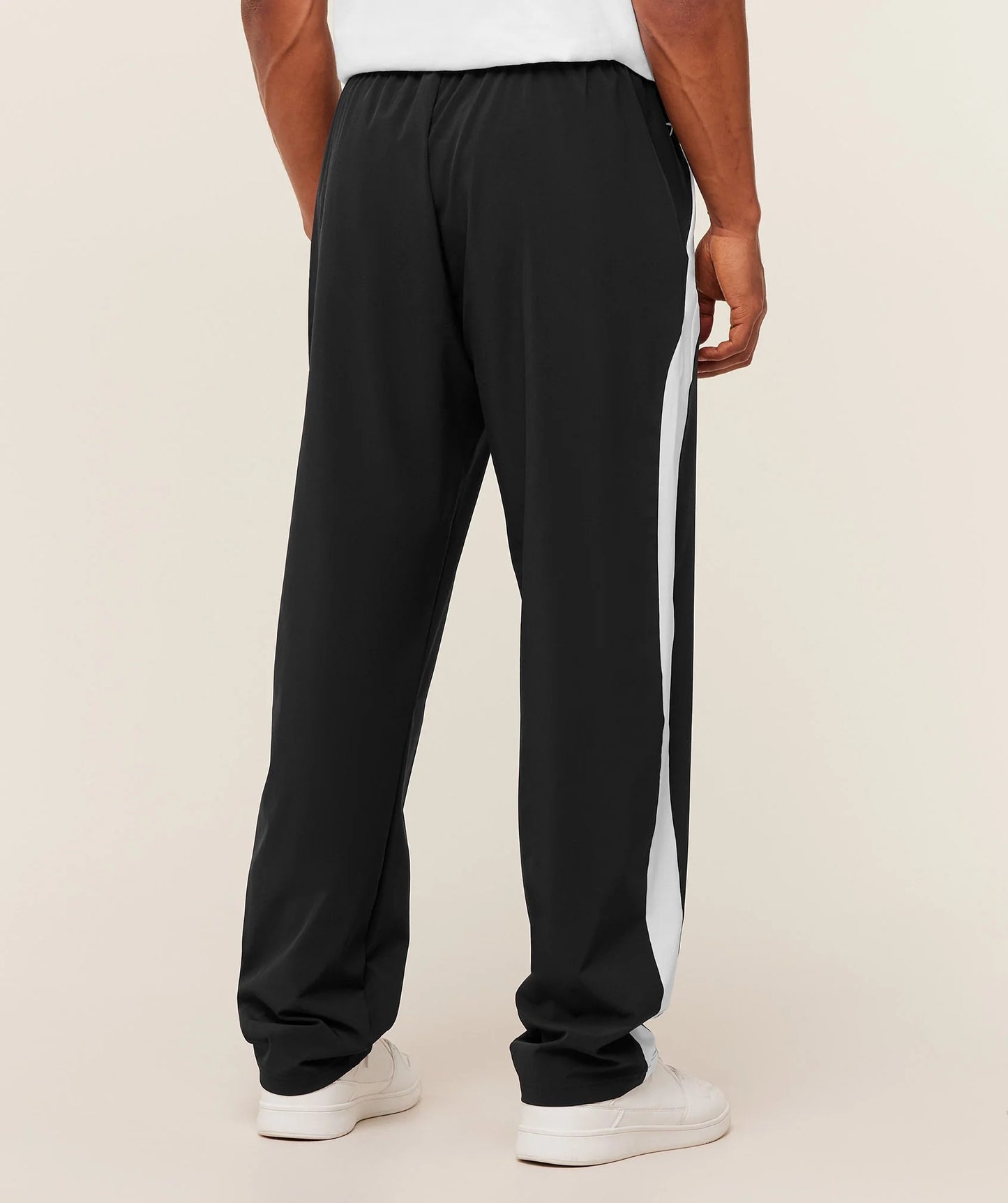 COLLEGIATE TECH PANTS - BLACK
